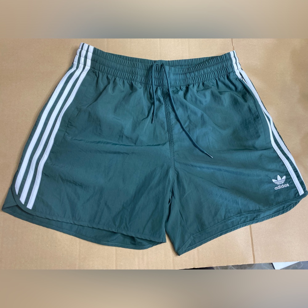 Adidas [S-XXL] Originals adicolor Classics Sprinter Shorts Mineral Green JN5447